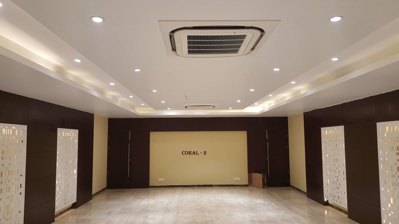 Shanti Clarks Inn Suites Ujjain Exterior photo