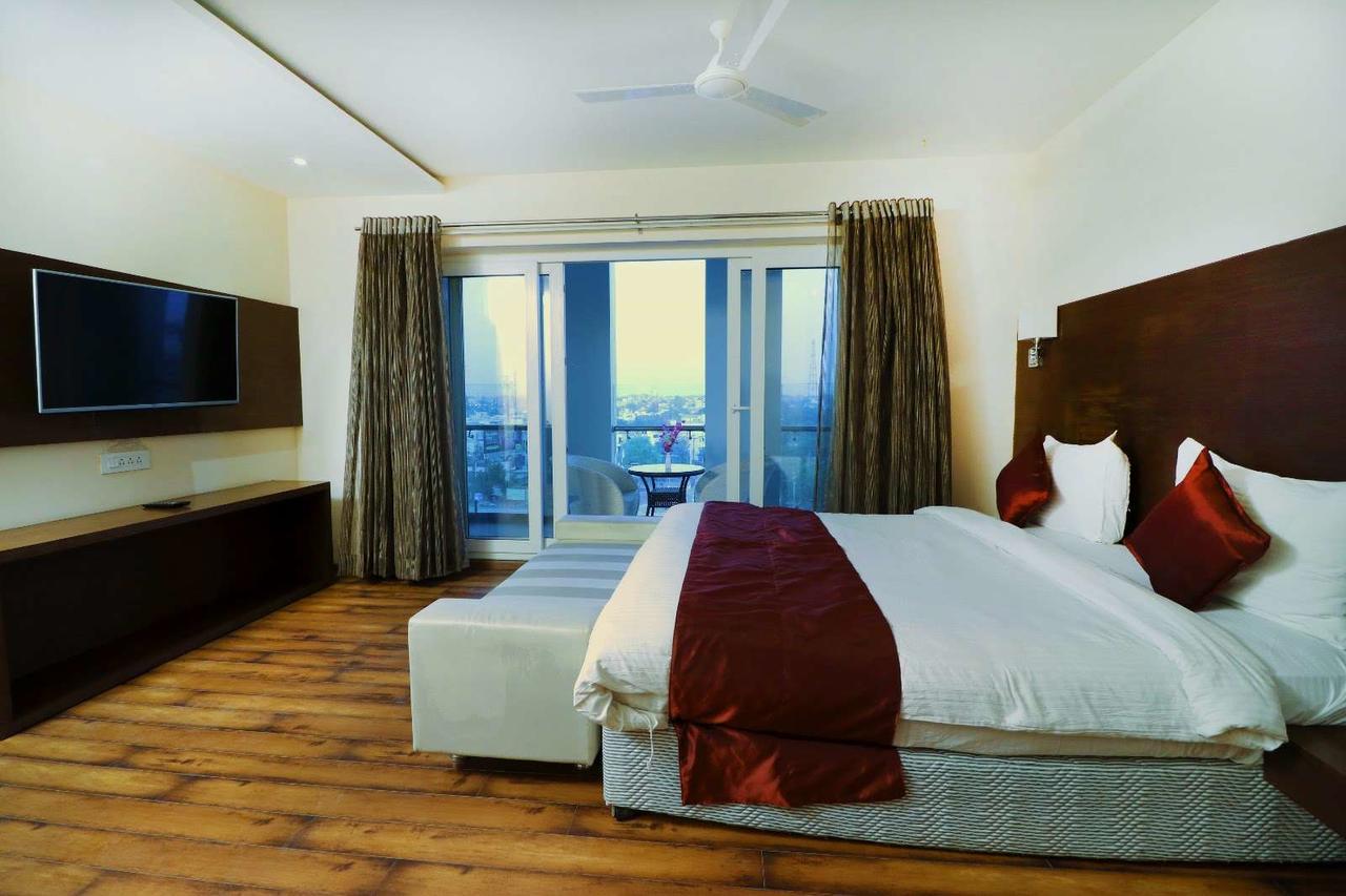 Shanti Clarks Inn Suites Ujjain Exterior photo