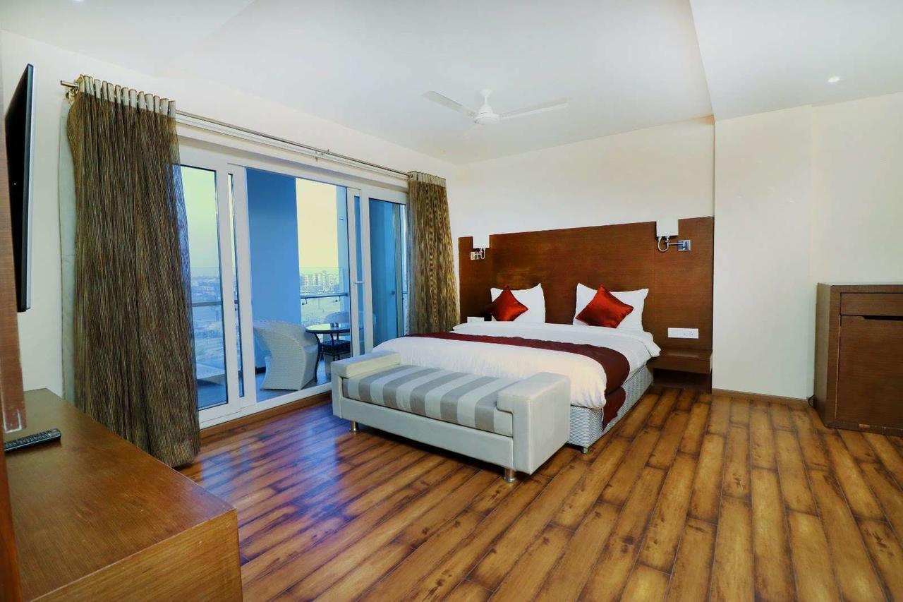 Shanti Clarks Inn Suites Ujjain Exterior photo